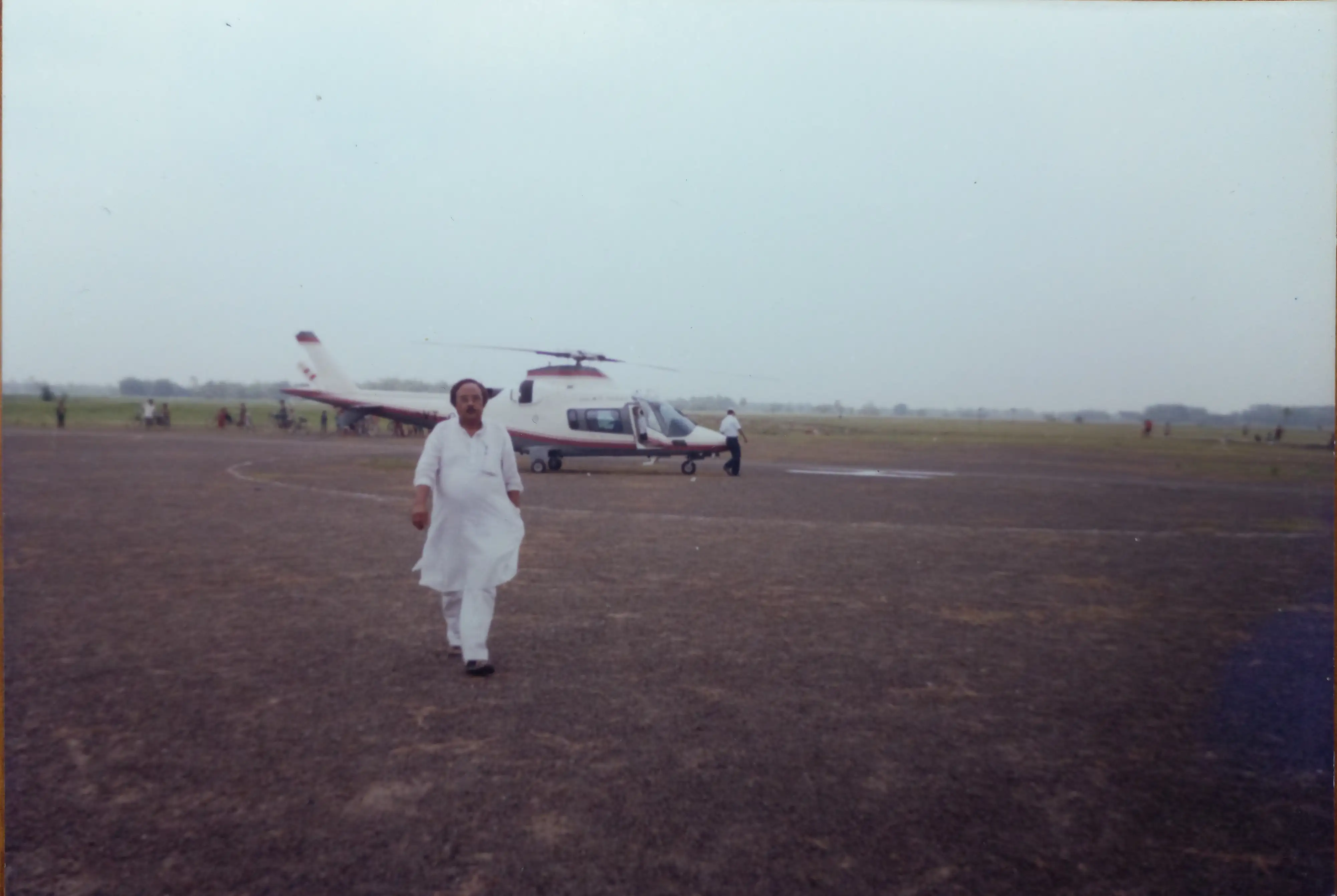 Dr. Gopesh Chandra Sarkar, the State Vice-President of West Bengal, went to receive Arjun Munda, the chief minister of Jharkhand, at the Balurghat helipad.