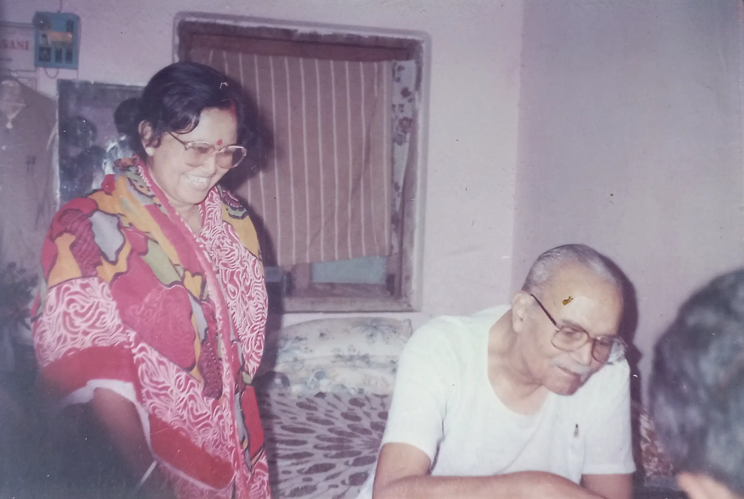 During his visit to Raiganj (WB), Rajendra Singh (Rajju Bhaiya) stayed at the residence of Dr. Gopesh Chandra Sarkar. Rajju Bhaiya (1922–2003) was the fourth Sarsanghchalak of the RSS, serving from 1994 to 2000. A former professor and Head of the Physics Department at the University of Allahabad, he left academia in the 1960s to fully dedicate himself to the RSS.